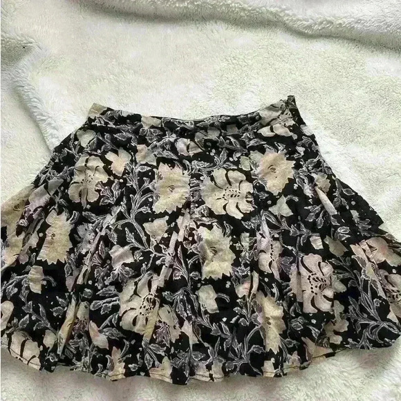Free People Dresses & Skirts - Free People Women’s Skirt Size 6 Mini Floral A-Line‎ Flare Feminine Whimsy